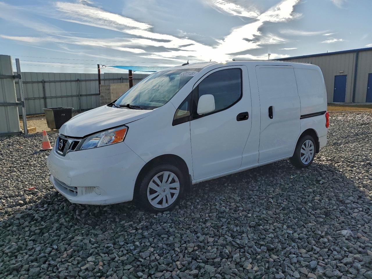 Nissan Nv 2.5s Image 1