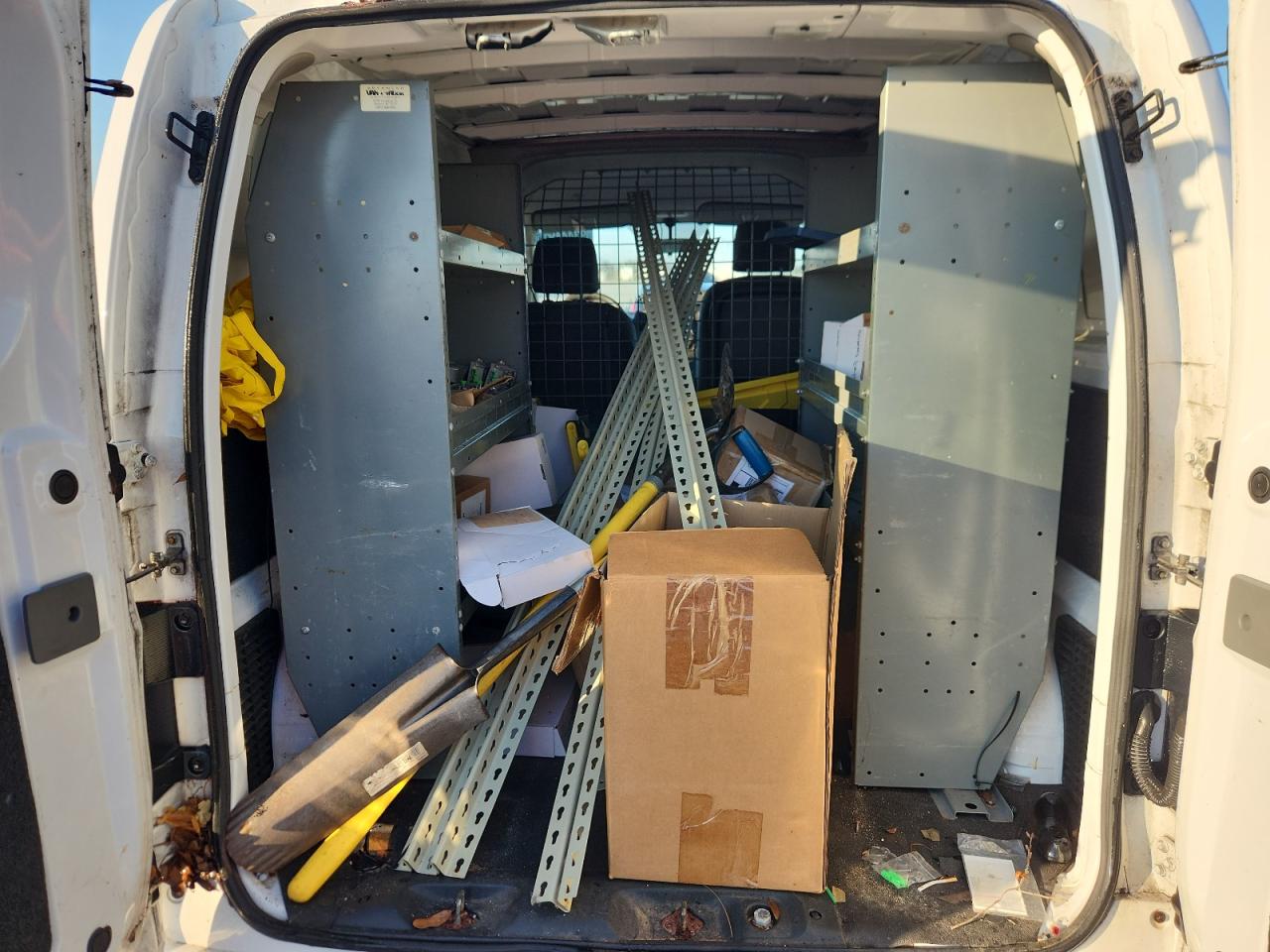 Nissan Nv 2.5s Image 12