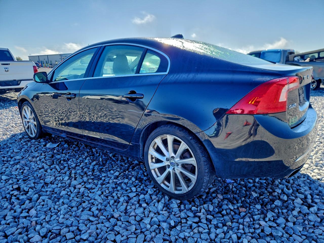 Volvo S60 Premier Image 2