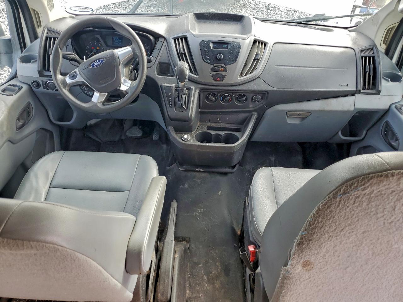 Ford Transit T-250 Image 3