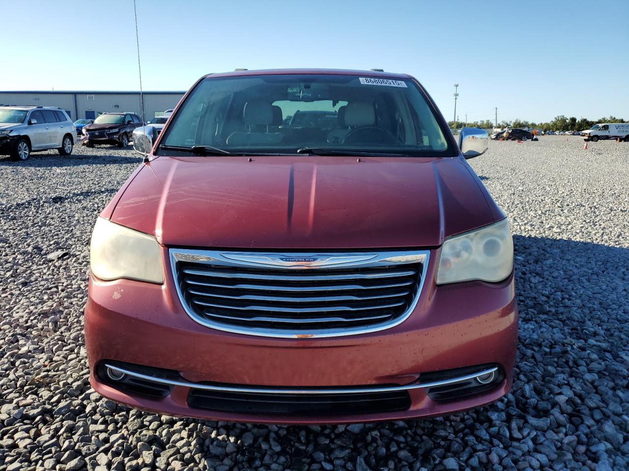 Chrysler Minivan Limited Image 2