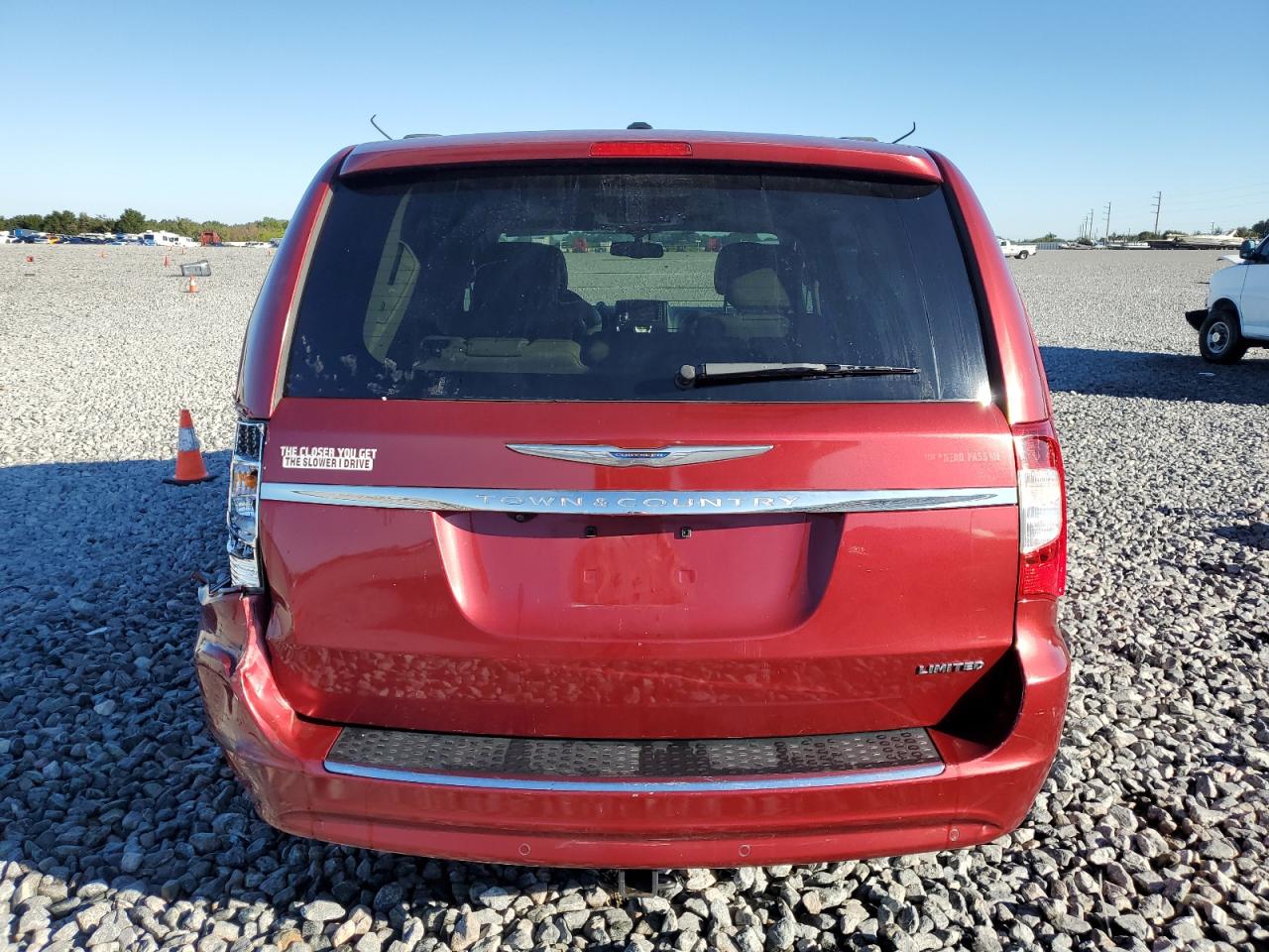 Chrysler Minivan Limited Image 4