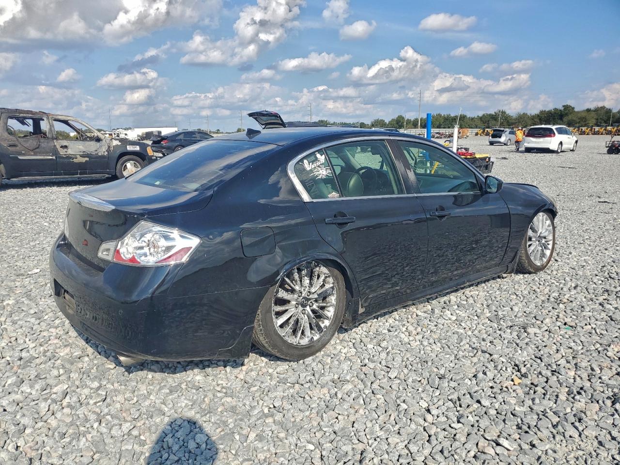 INFINITI G37 Base Image 10