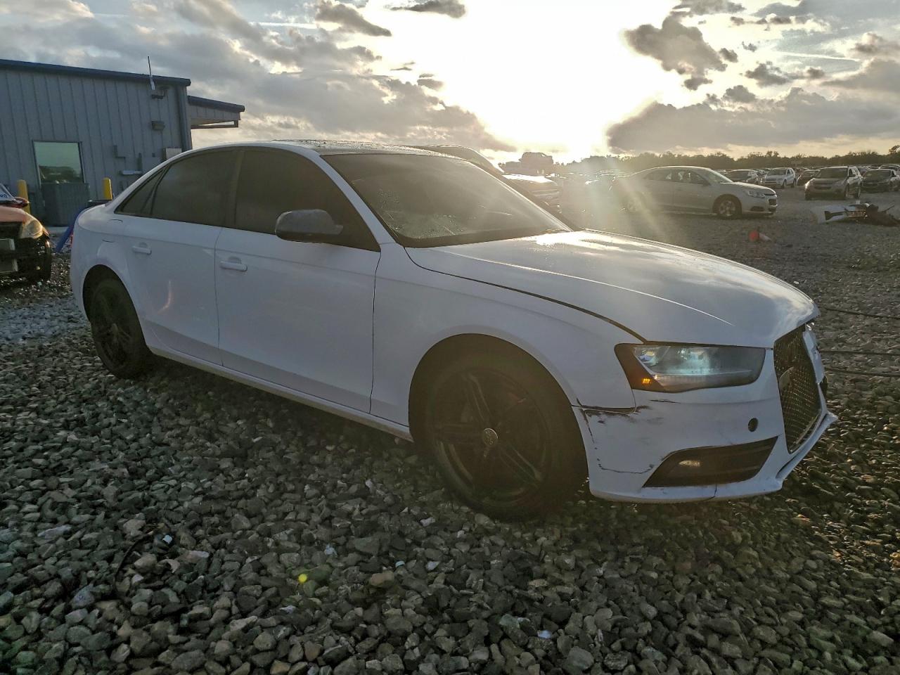 Audi A4 Premium Image 2