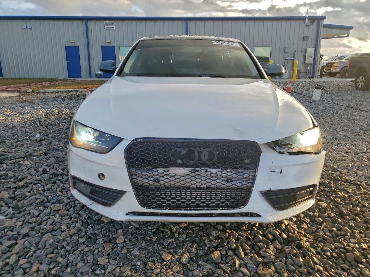 Audi A4 Premium Image 5