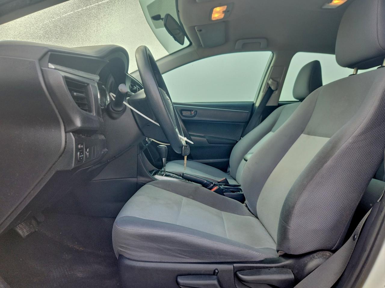 Toyota Corolla L Image 13