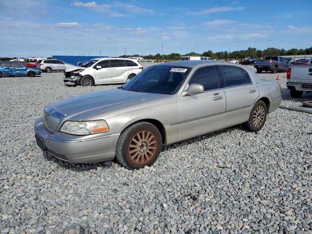 Salvage Lincoln Towncar
