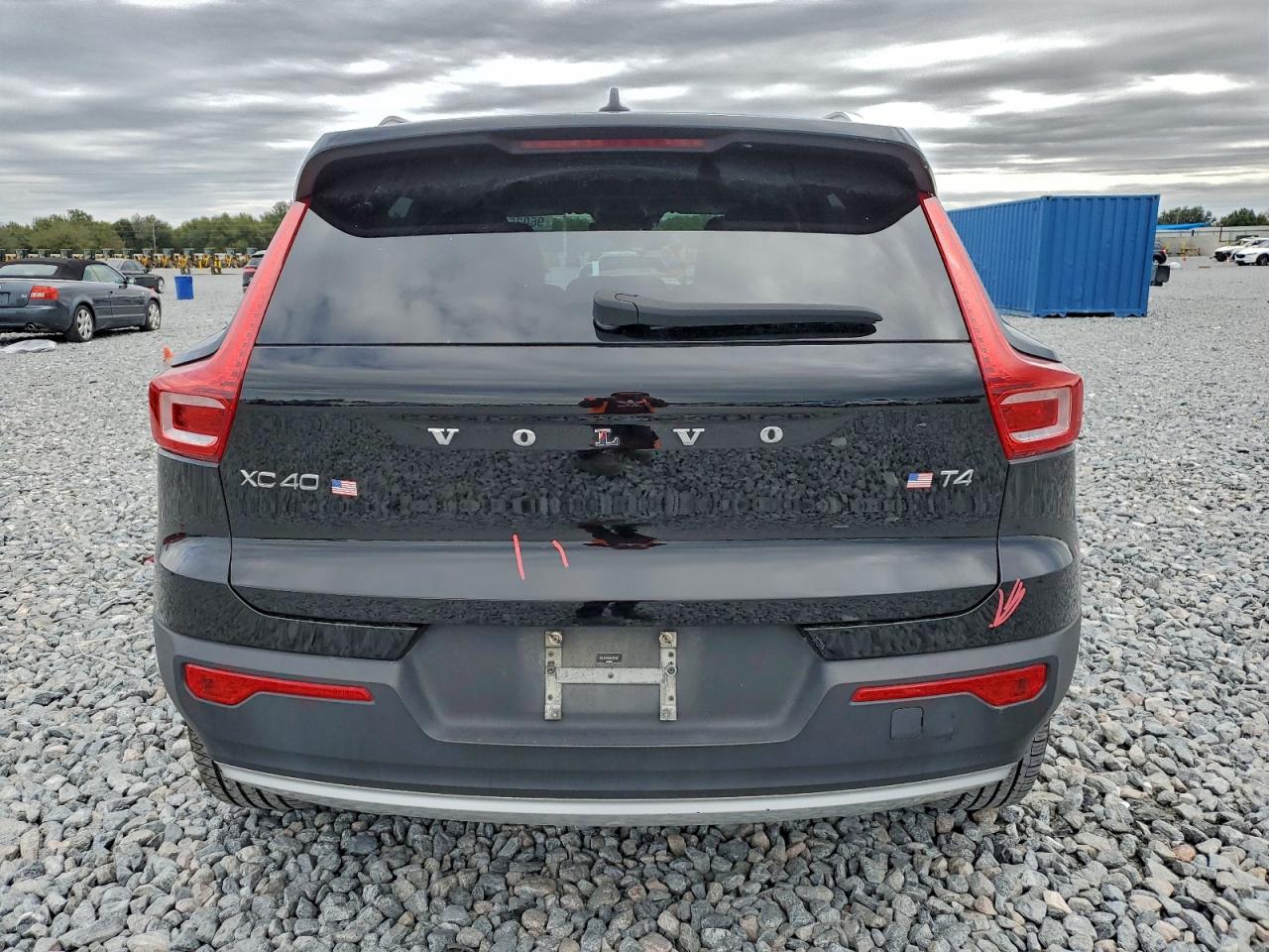 Volvo XC40 T4 Momentum Image 3