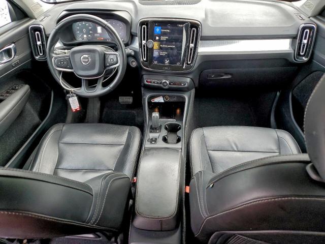 Volvo XC40 T4 Momentum Image 5
