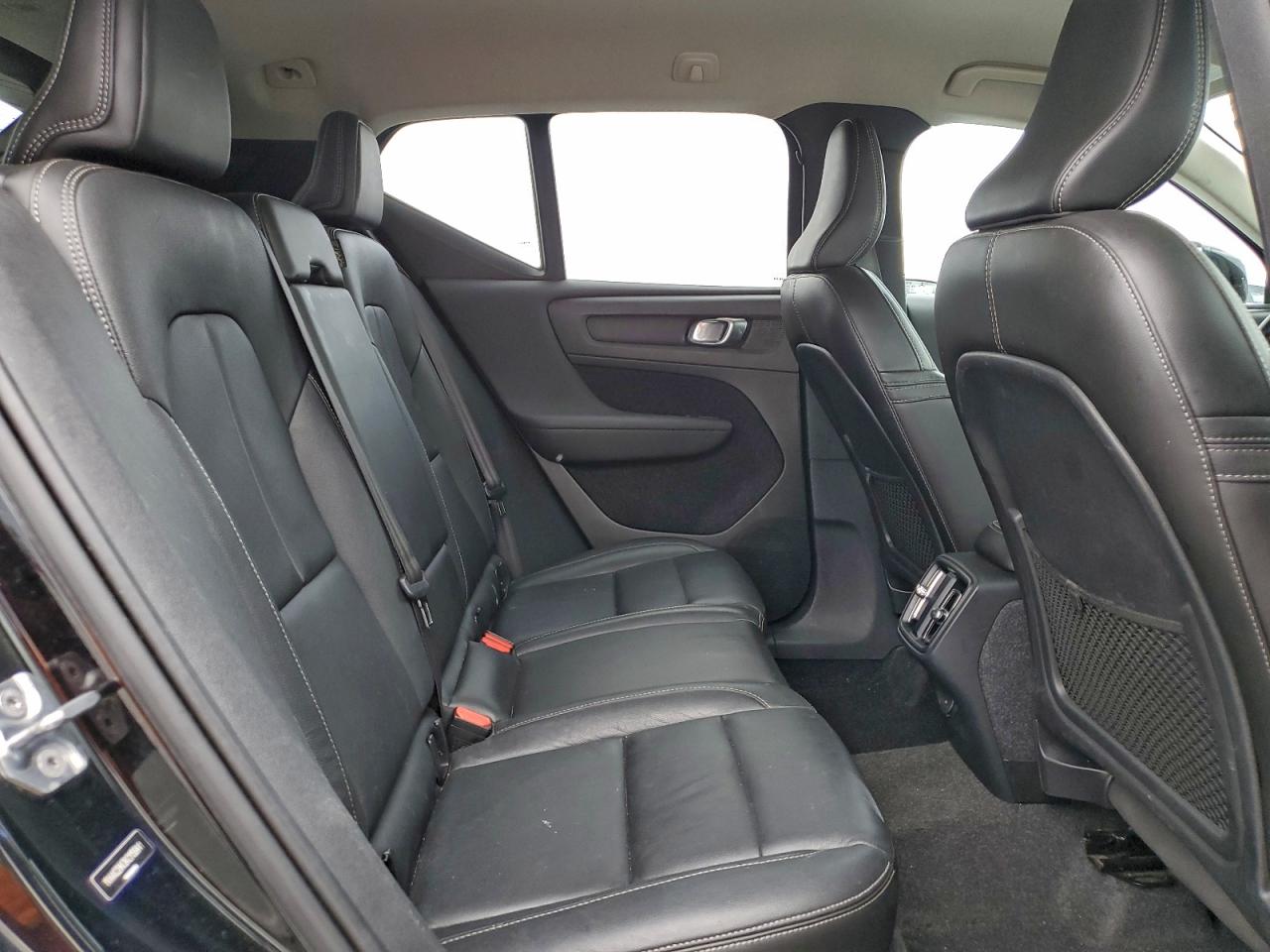 Volvo XC40 T4 Momentum Image 8