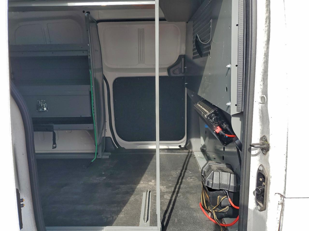 Nissan Nv 2.5s Image 13