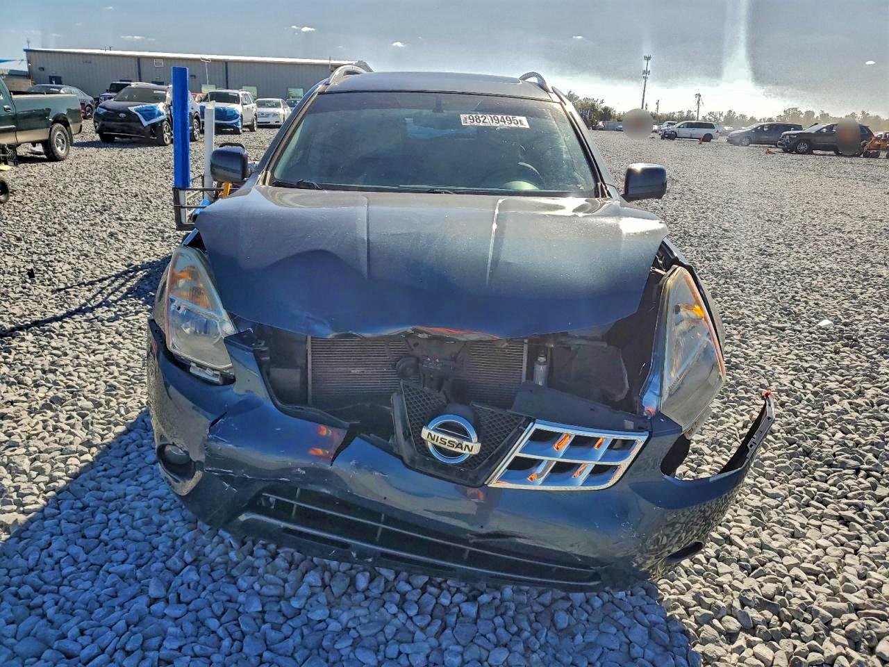 Nissan Rogue S Image 3