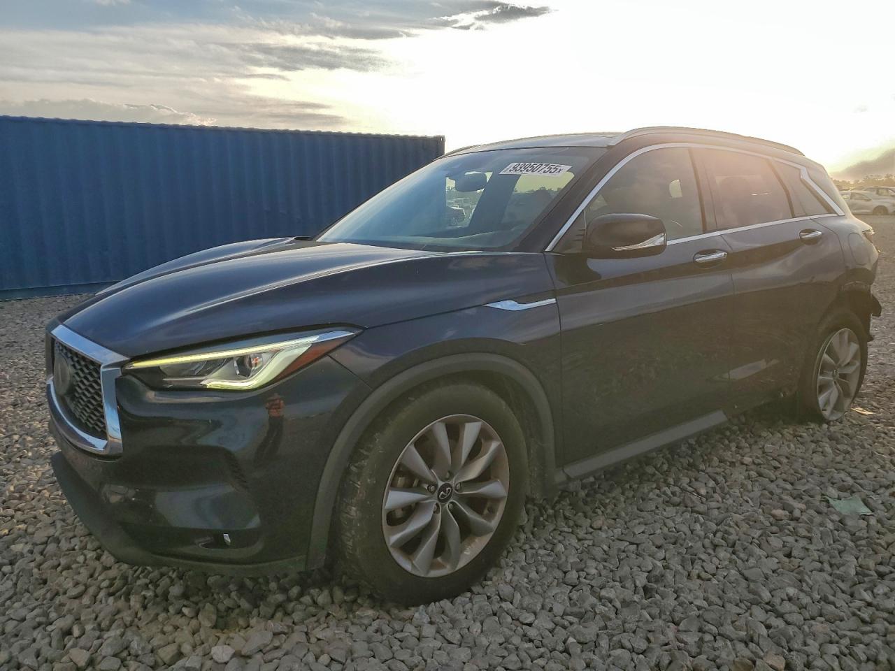 INFINITI Qx Luxe Image 1