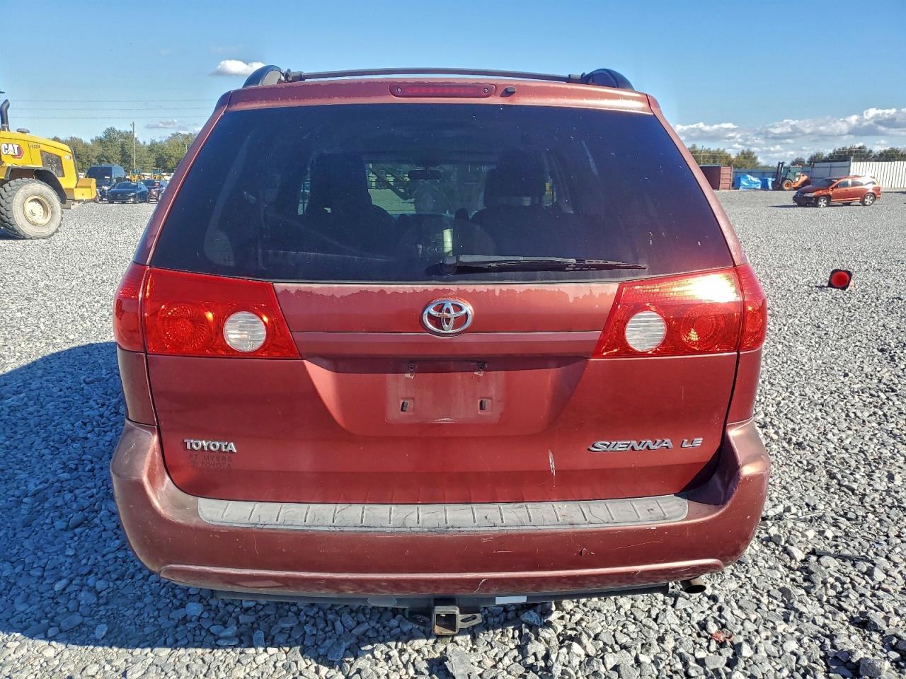 Toyota Sienna Ce Image 11