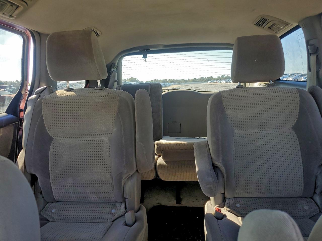 Toyota Sienna Ce Image 8