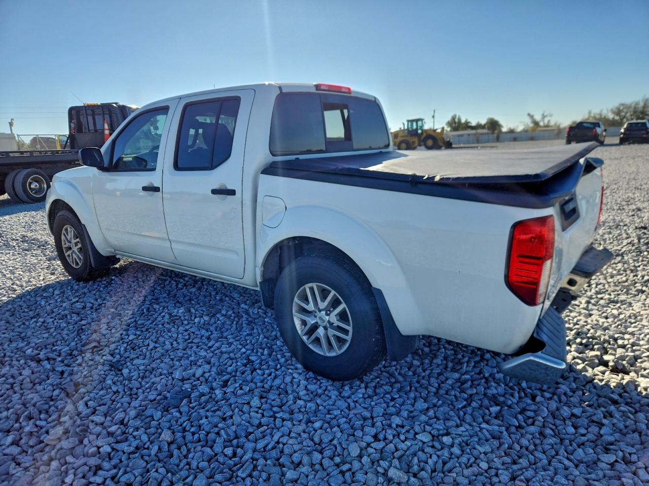 Nissan Frontier S Image 2