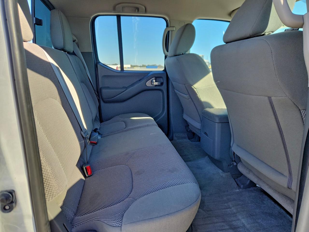 Nissan Frontier S Image 7