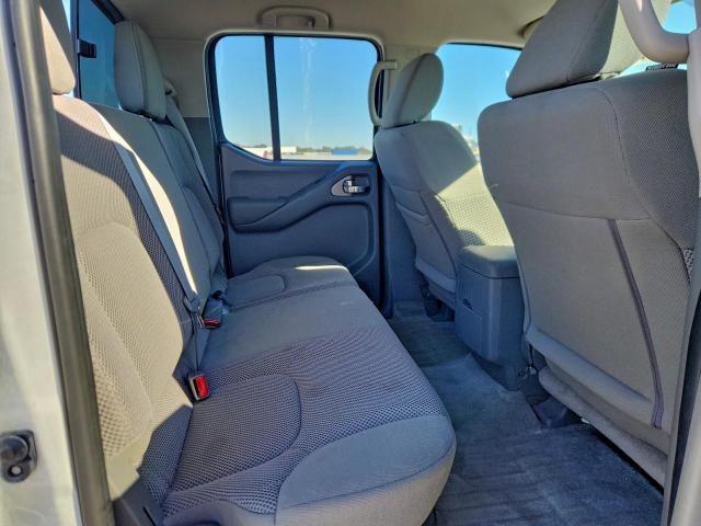 Nissan Frontier S Image 7