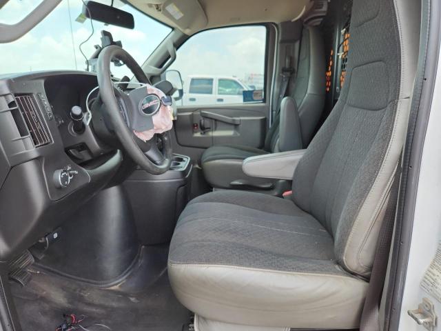 GMC Savana G2500 Image 7