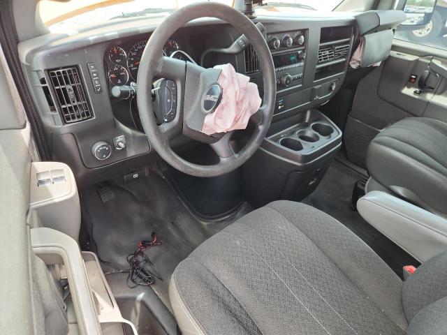 GMC Savana G2500 Image 3