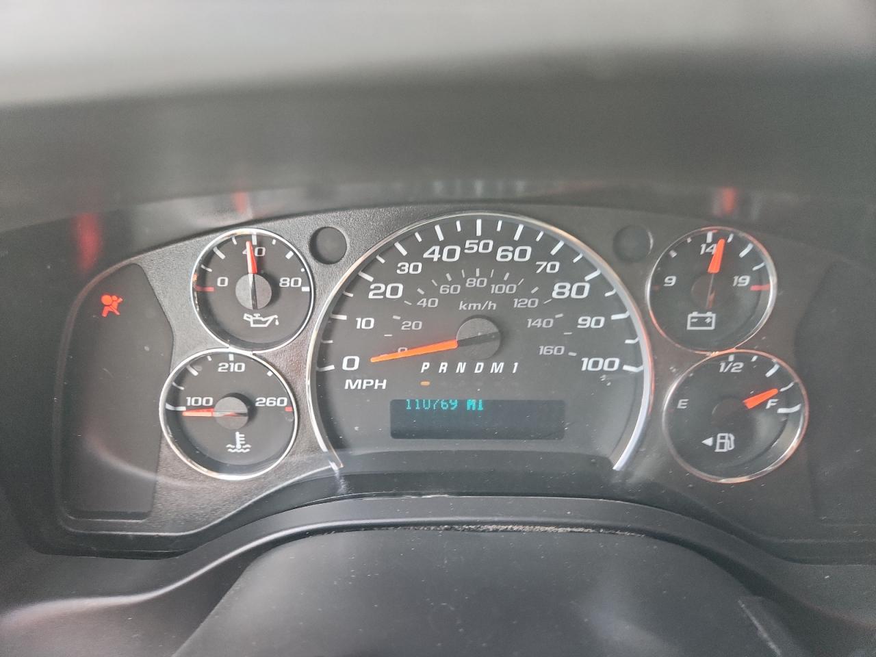 GMC Savana G2500 Image 10