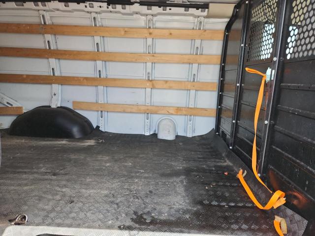 GMC Savana G2500 Image 9