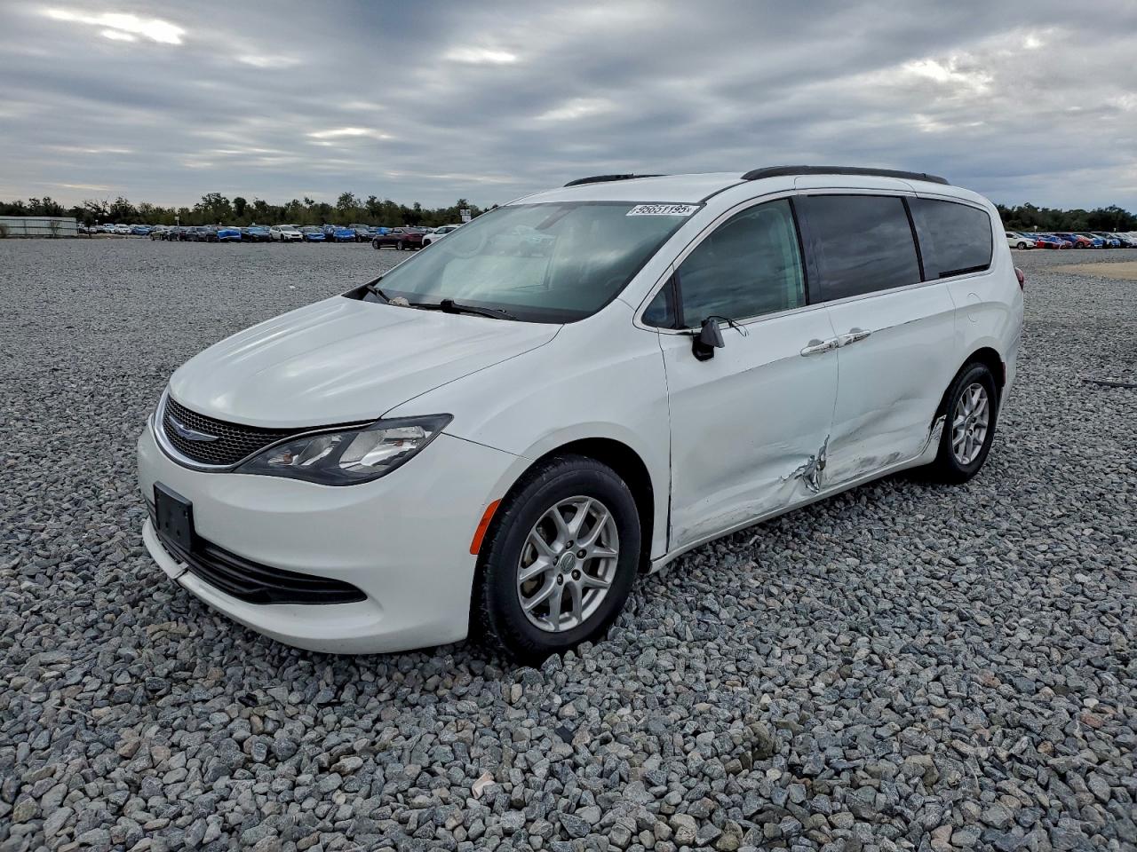 Chrysler Minivan Lxi Image 1