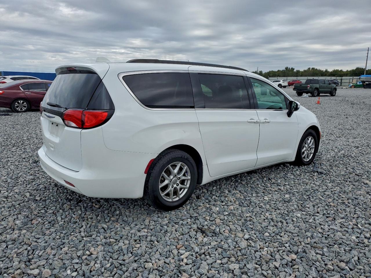 Chrysler Minivan Lxi Image 7