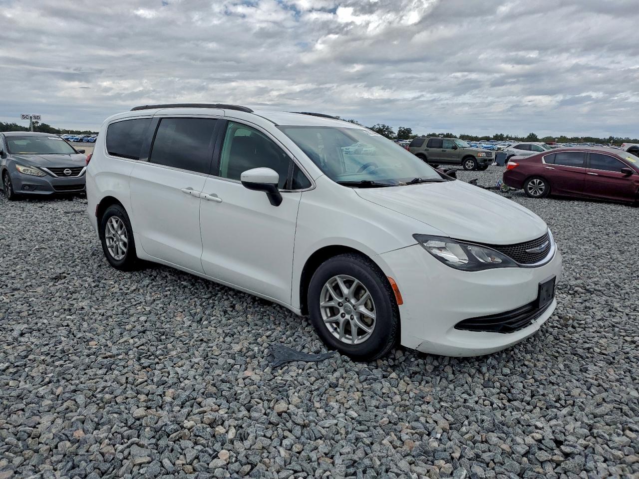 Chrysler Minivan Lxi Image 2