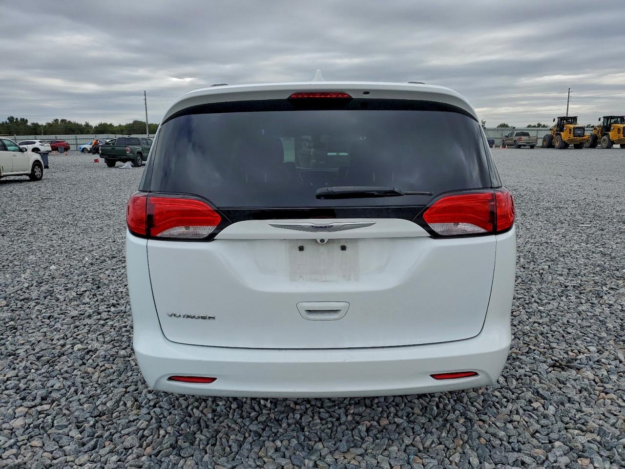 Chrysler Minivan Lxi Image 9