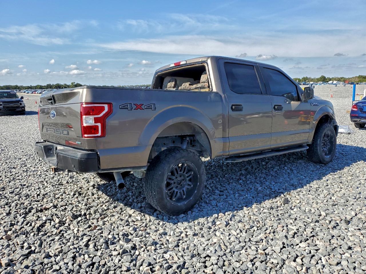 Ford F-150 Supercrew Image 2