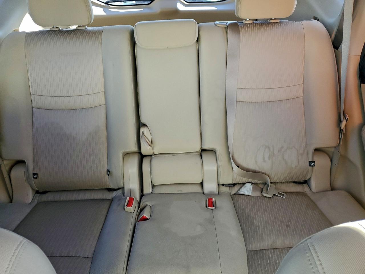 Nissan Rogue S Image 3