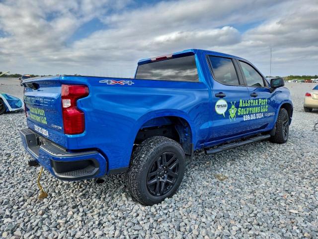 Chevrolet Silverado K1500 Custom Image 3