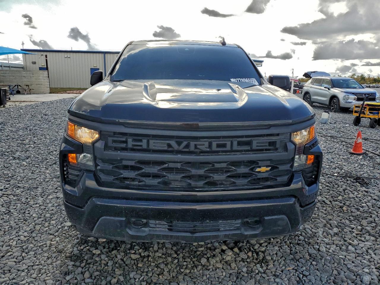 Chevrolet Silverado C1500 Custom Image 2