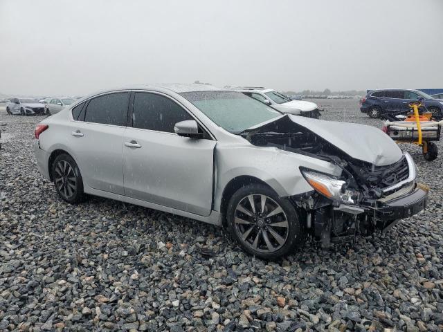 Nissan Altima 2.5 Image 3