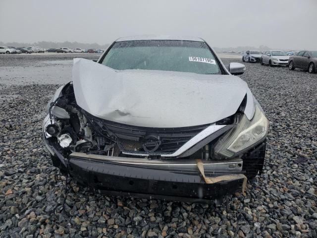 Nissan Altima 2.5 Image 6