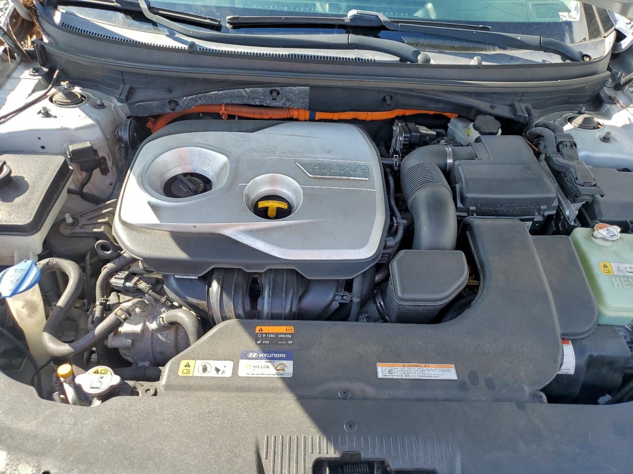 Hyundai SONATA Hybrid Image 12