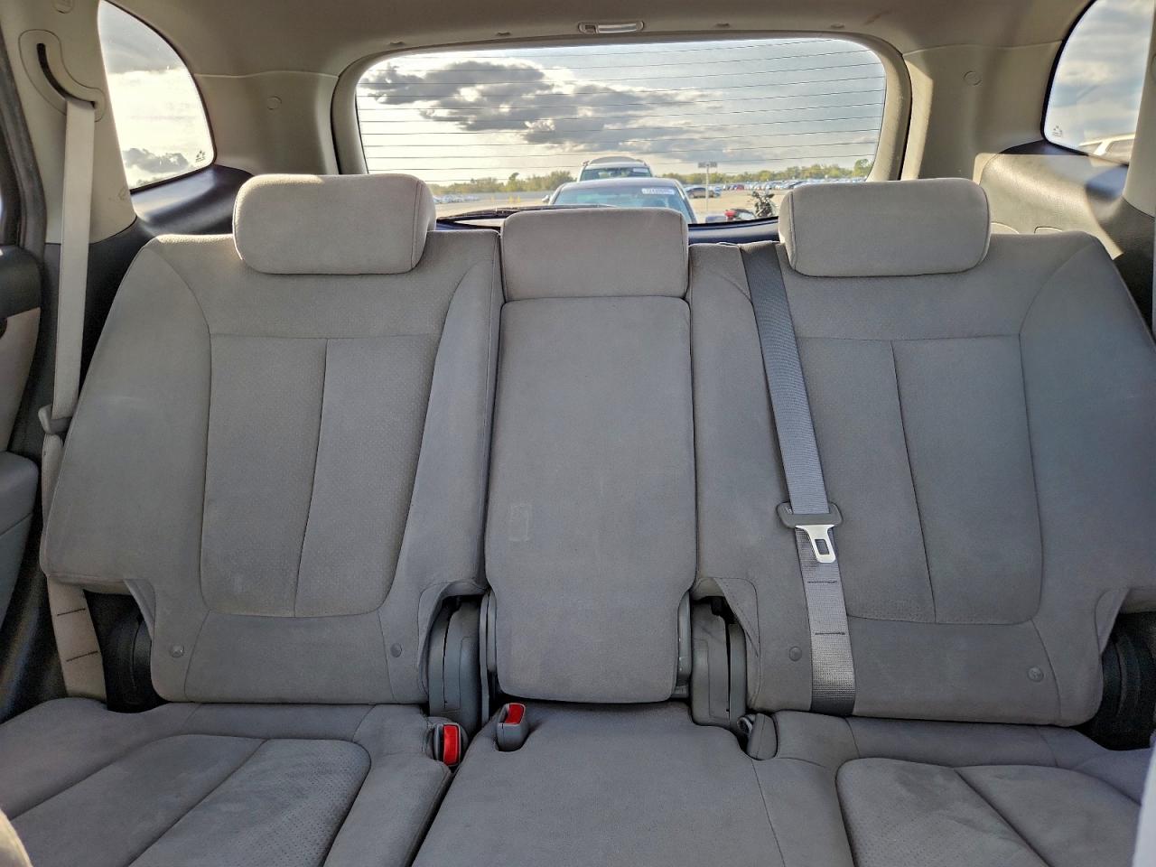 Hyundai SANTA FE Gls Image 11