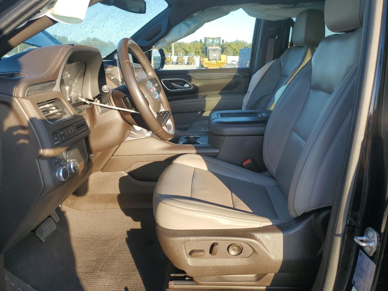 GMC Yukon Slt Image 3