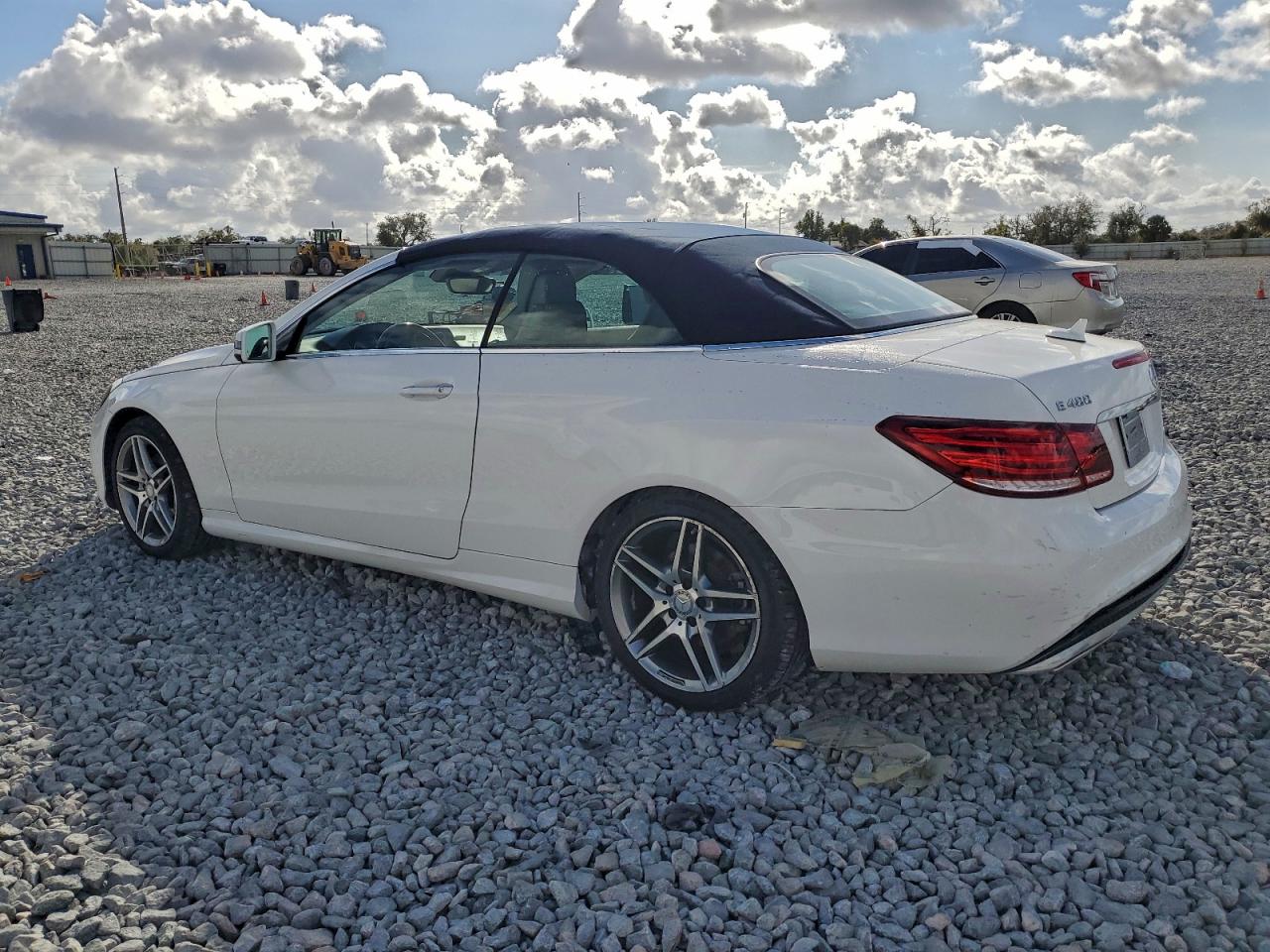 Mercedes-Benz E-Class 400 Image 10