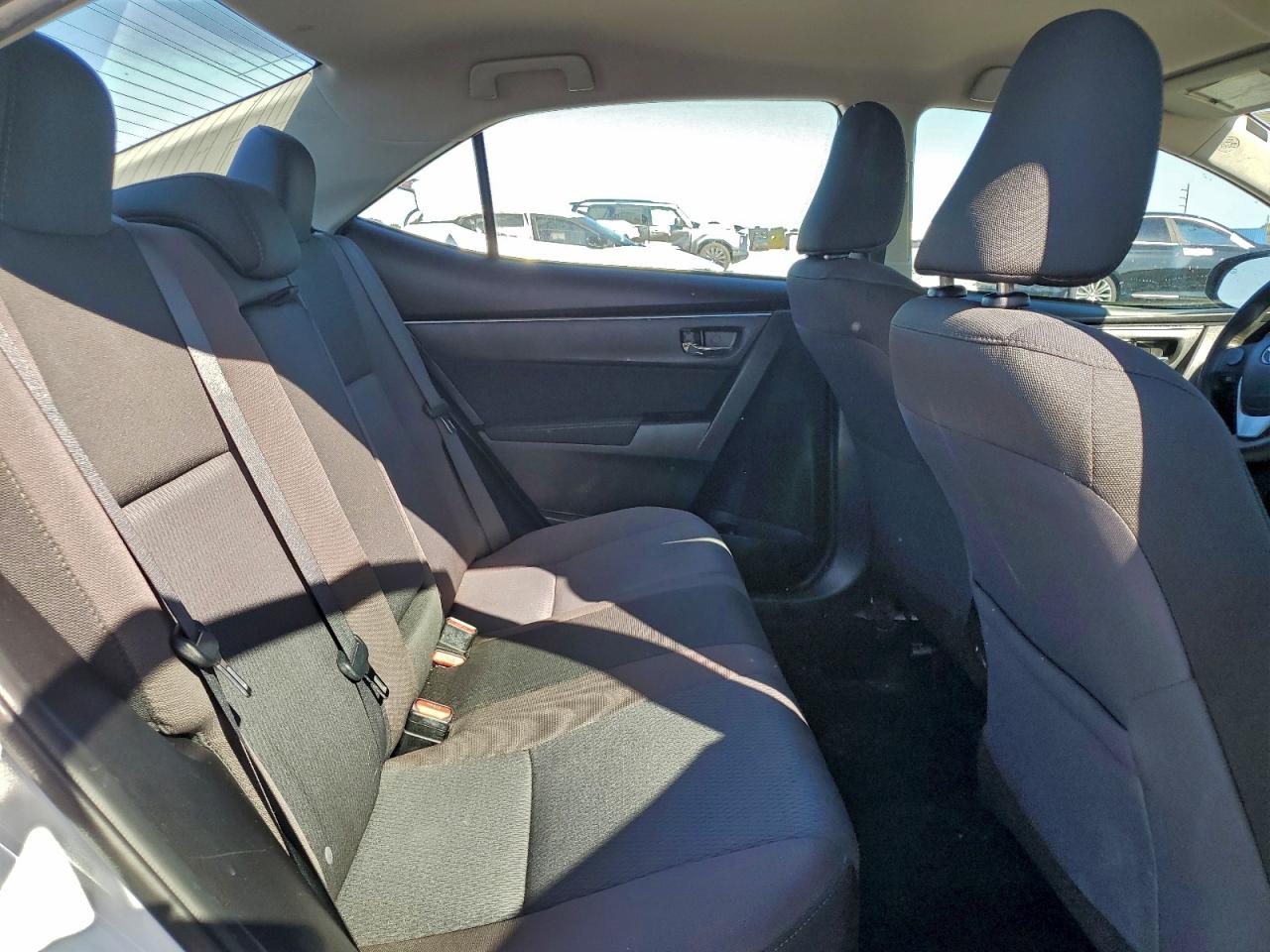 Toyota Corolla L Image 6