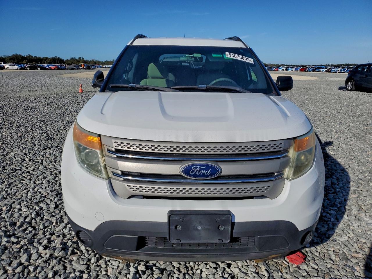 Ford Explorer Image 4