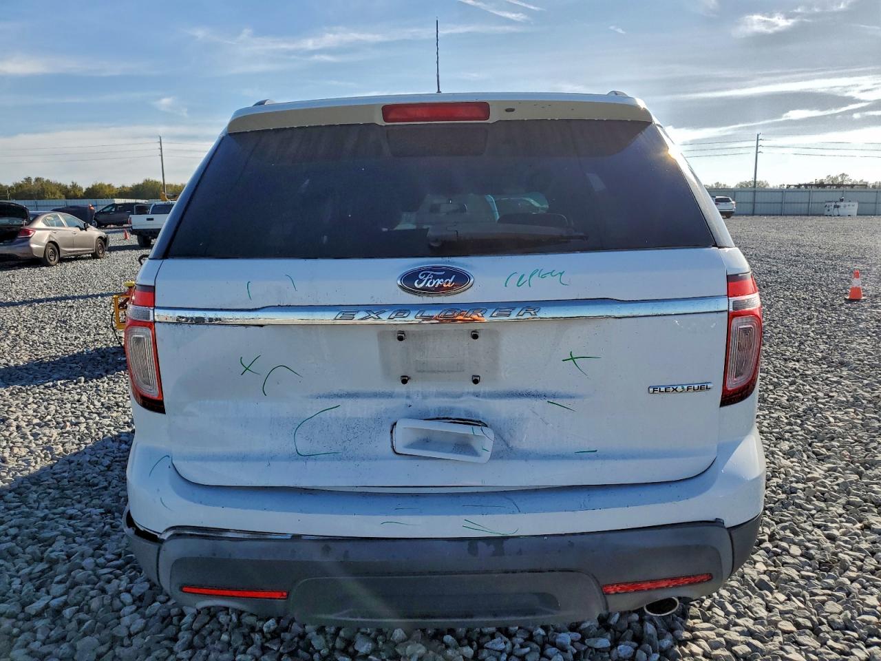 Ford Explorer Image 9