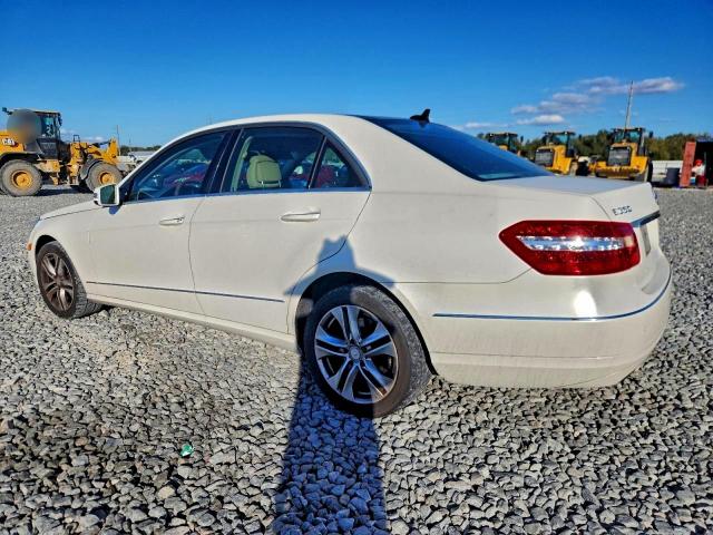 Mercedes-Benz E-Class 350 Image 3
