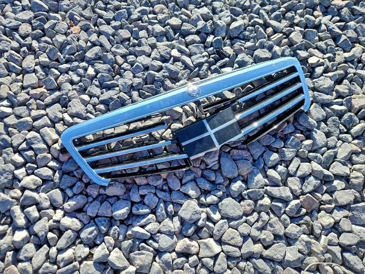 Mercedes-Benz E-Class 350 Image 12