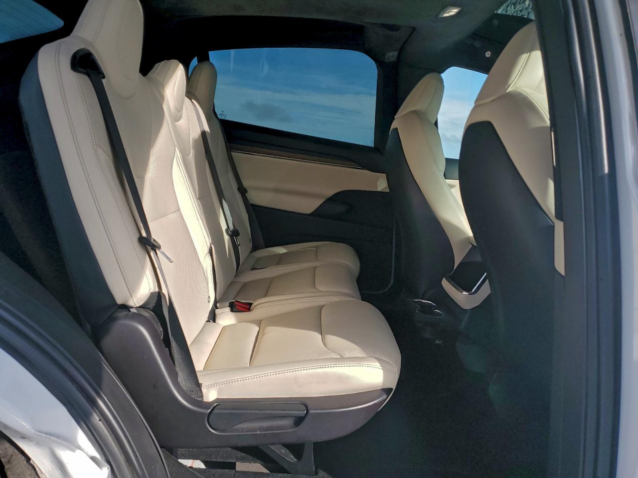 Tesla Model X Image 6