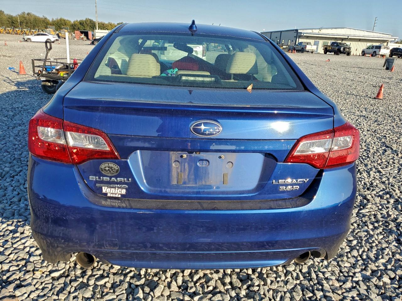 Subaru Legacy 3.6r Limited Image 4