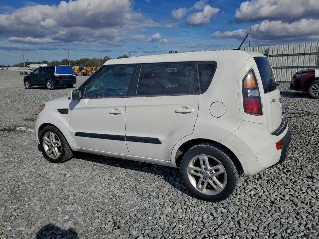 Kia Soul + Image 12