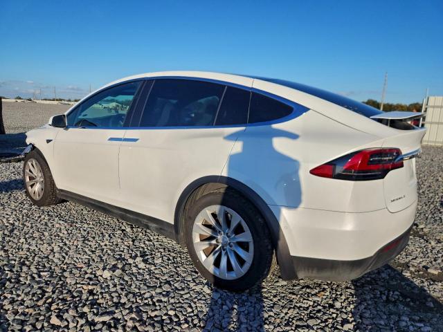 Tesla Model X Image 9