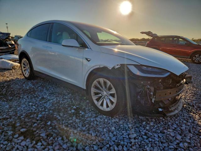 Tesla Model X Image 14